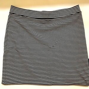 Gap Classic Black and White Striped Skirt Size L